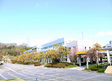 奈良先端科学技術大学院大学 事務局棟